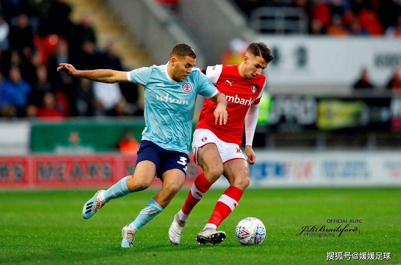 关于哈德斯菲尔德主场失利,保级前景黯然的信息 关于哈德斯菲尔德主场失利,保级前景黯然的信息