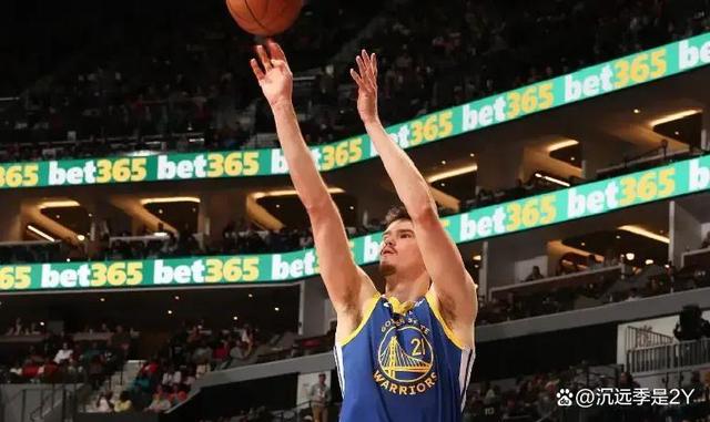 九州体育-镇守内线！黄蜂队重用内线球员提高防守的简单介绍