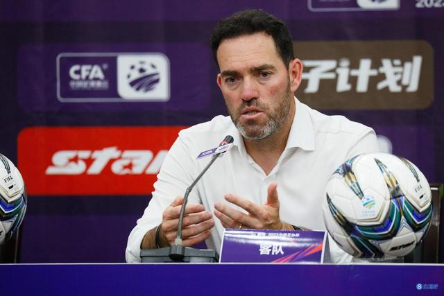 九州娱乐-完败对手，球队教练就失利原因做出解释(完败对手,球队教练就失利原因做出解释的是)